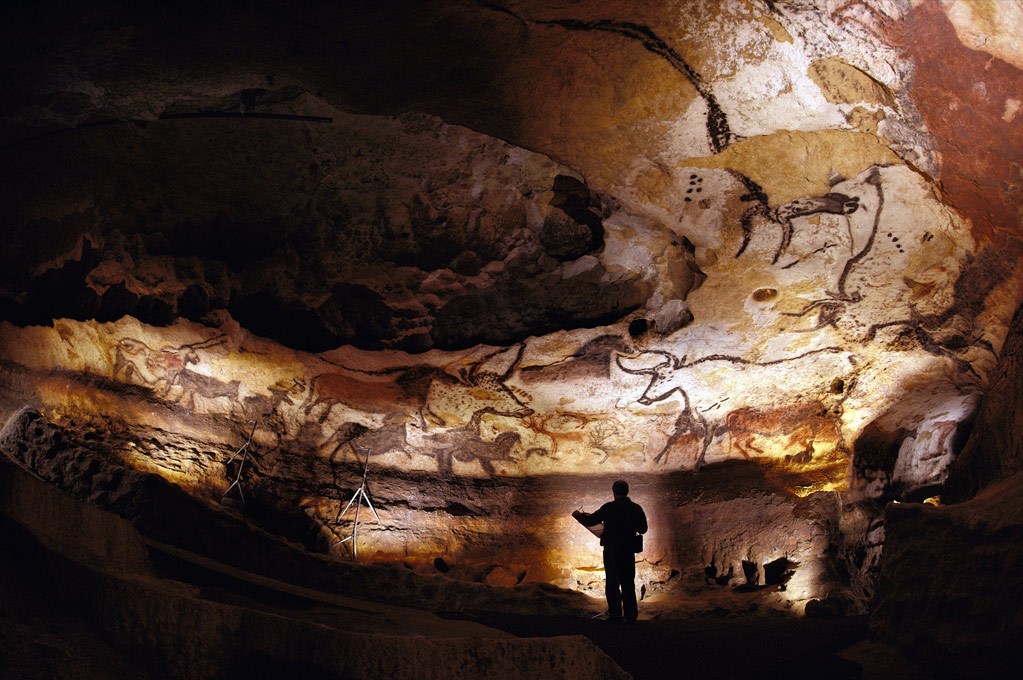 lascaux-cave-walls